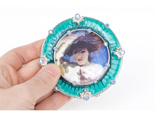 Jay Strongwater Small Round Frame, Boxed 