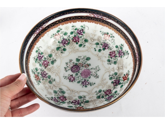 Hand-Painted Chinese Export Porcelain Bowl With Floral And Gilt Decoration
