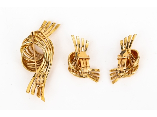 14k Yellow Gold Classic Vintage Knot And Ribbon Matching Earrings And Brooch Set