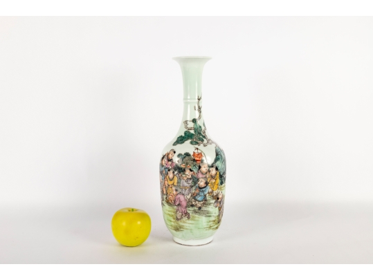 20th Century Chinese Famille Rose Porcelain Bottle Vase