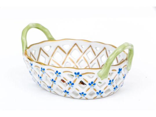 Herend Hungary Hand-Painted Porcelain Openwork Basket - Rothschild Bird (RO) Pattern