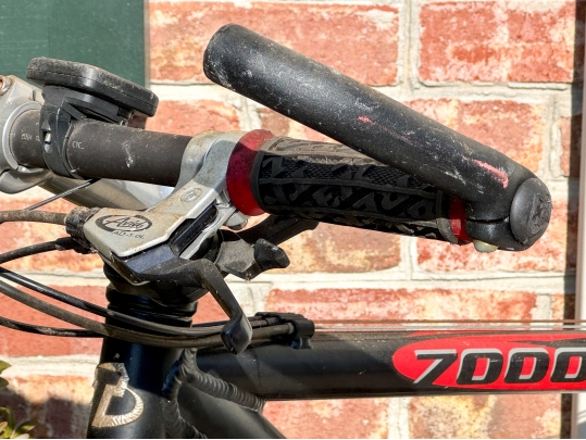 Trek 7000 Mens Mountain Bicycle
