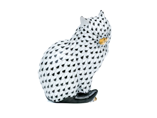 Herend Hungary Hand-Painted Porcelain Seated Cat, Black Fishnet (VHNM) Pattern