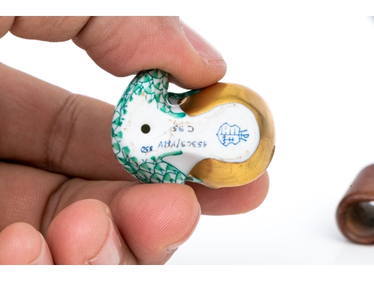 Herend Hungary Hand-Painted Porcelain Frog With Crown Figure, Green Fishnet (VH) Pattern