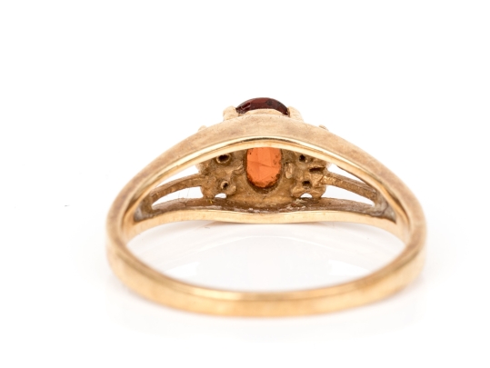 14k Yellow Gold Garnet And Diamond Ring, App. 0.04 TCW In Diamonds, Size 6