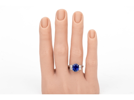 Platinum Beautiful Sapphire And Diamond Three Stone Ring, Size 5.75