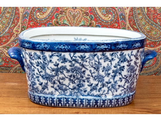 Impressive Decorative Chinese Export Style Twin Handled Porcelain Footbath