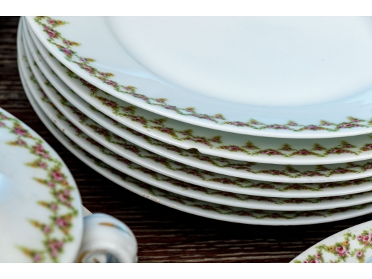 Austrian Thirty-Three Piece Victoria China Set