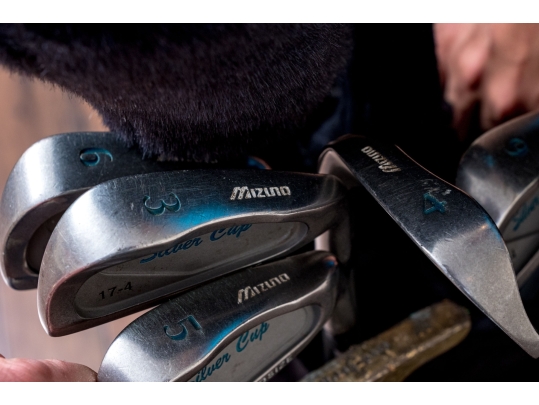 Set Of Fifteen Mizuno Golf Clubs With Nike Golf Bag