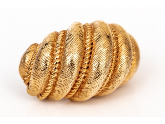 Boucheron 18k Yellow Gold Magnificent Vintage Matte Ribbed Shrimp Style Earrings