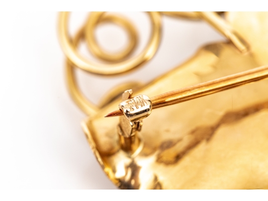 14k Yellow Gold Striking Vintage Textured Grape Leaf And Cultured Pearl Brooch