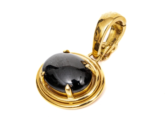 Gumps 18k Yellow Gold Classic Oval Black Onyx Ribbed Frame Pendant/enhancer
