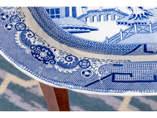 Antique English Blue Willow Serving Tray On Hepplewhite Style Wood Frame