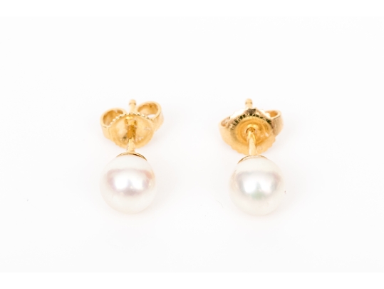 Mikimoto 18k Yellow Gold Beautiful 6.25 Mm Cultured Pearl Stud Earrings