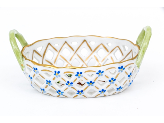 Herend Hungary Hand-Painted Porcelain Openwork Basket - Rothschild Bird (RO) Pattern