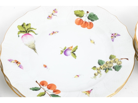 Herend Hungary Hand-Painted Porcelain Partial Dinner Service, Market Garden (FR) Pattern, 28 Pieces