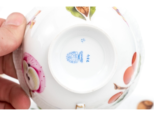 Herend Hungary Hand-Painted Porcelain Partial Dinner Service, Market Garden (FR) Pattern, 28 Pieces