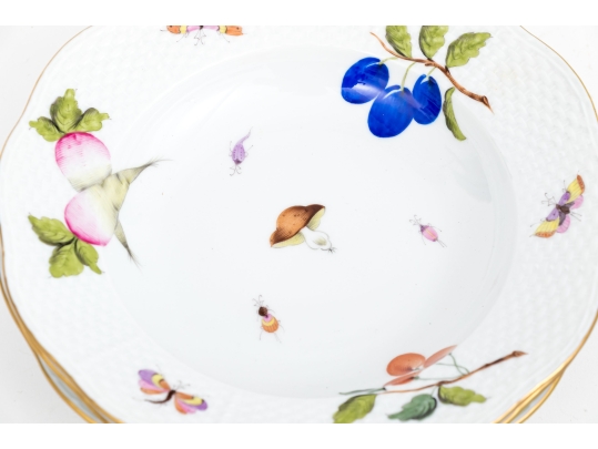 Herend Hungary Hand-Painted Porcelain Partial Dinner Service, Market Garden (FR) Pattern, 28 Pieces