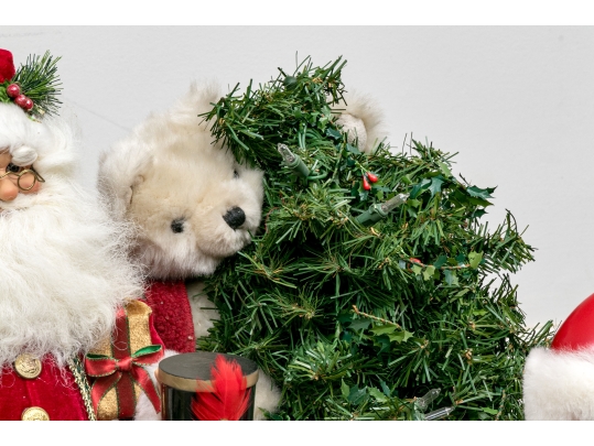 Collection Of 15 Pieces Of Christmas Related Decoration