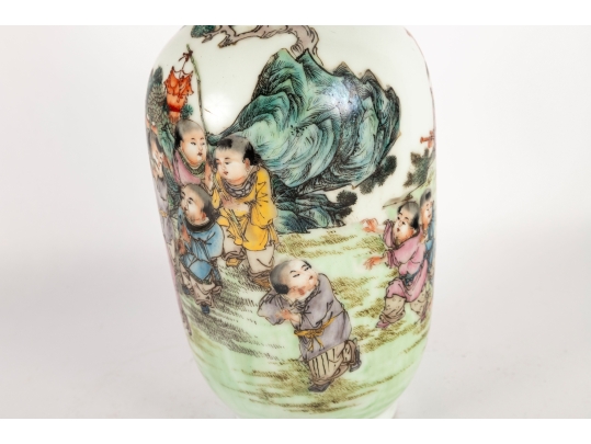20th Century Chinese Famille Rose Porcelain Bottle Vase