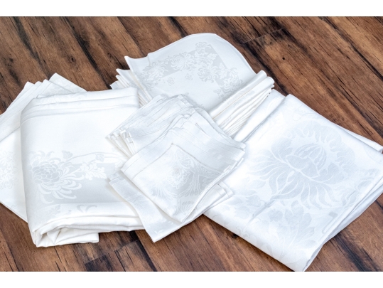 Quality Collection Of Twenty-five Plus Linen Napkins, With Two Table Cloths