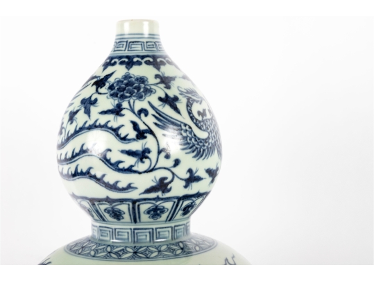 Chinese Vintage Blue And White Double Gourd Ceramic Vase