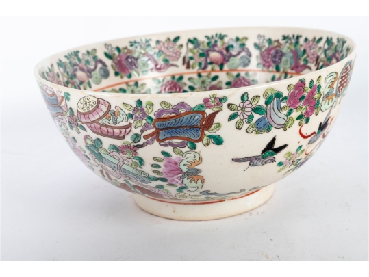 Hand-Painted Chinese Famille Rose Porcelain Bowl