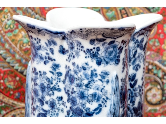 Pair Of Decorative Chinese Porcelain Quatrefoil Vases