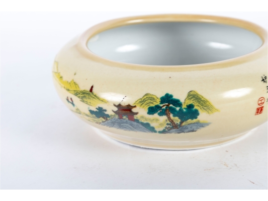 Chinese Republic Period Yellow-Ground Low Bowl