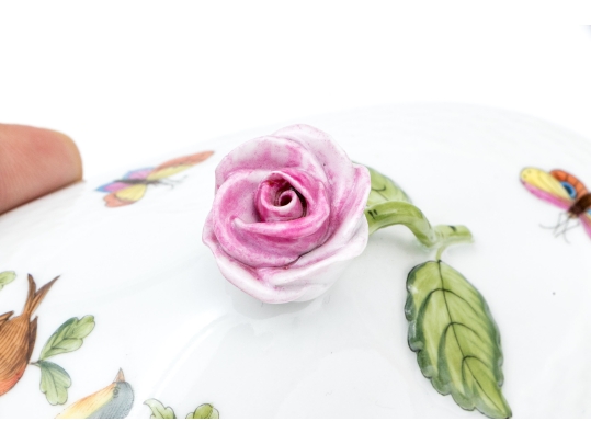 Herend Hungary Hand-Painted Porcelain Covered Bonbon Dish, Rothschild Bird (RO) Pattern