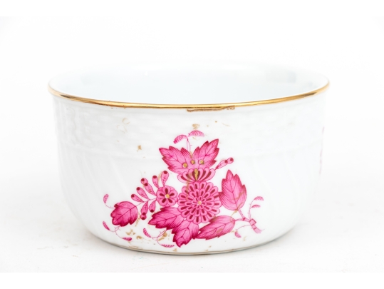 Herend Hungary Hand-Painted Porcelain Lidded Sugar Bowl, Raspberry Chinese Bouquet Pattern