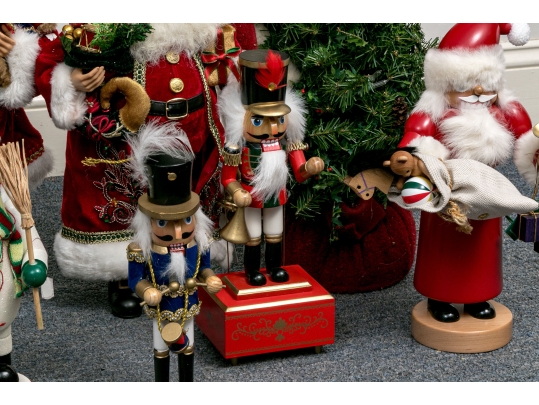 Collection Of 15 Pieces Of Christmas Related Decoration