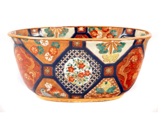 Chinese Imari-Style Decorative Bowl