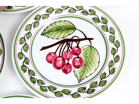 Set Of Fourteen Portuguese Hand-Painted Conimbricer Winterthur Interpretation Ceramic Plates