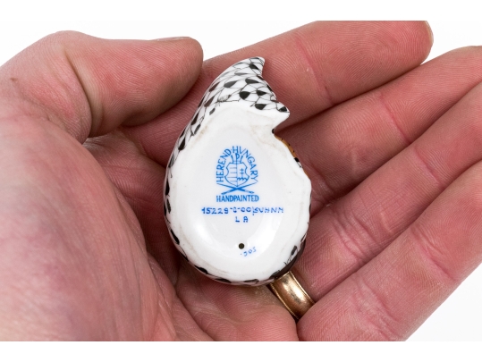 Herend Hungary Hand-Painted Porcelain Sleeping Cat, Black Fishnet Pattern