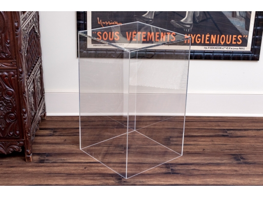 Quality Lucite Pedestal Stand