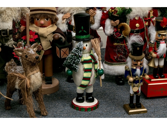 Collection Of 15 Pieces Of Christmas Related Decoration