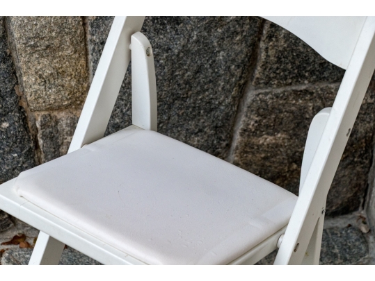 Assembled Set Of 14 Folding Chairs With Cushions