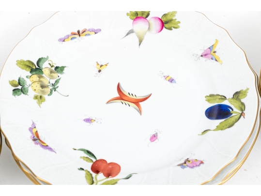 Herend Hungary Hand-Painted Porcelain Partial Dinner Service, Market Garden (FR) Pattern, 28 Pieces