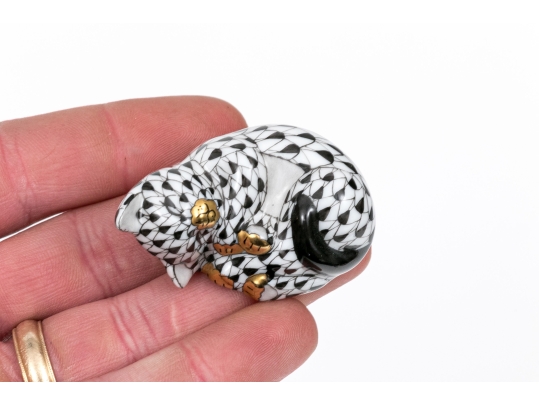 Herend Hungary Hand-Painted Porcelain Sleeping Cat, Black Fishnet Pattern