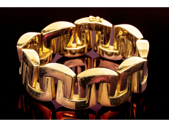 18k Yellow Gold Striking Chunky Opposing 