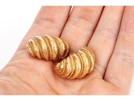 Boucheron 18k Yellow Gold Magnificent Vintage Matte Ribbed Shrimp Style Earrings