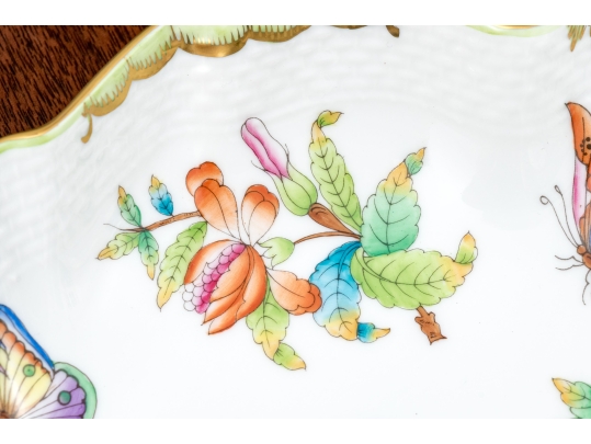 Herend Hungary Hand-Painted Porcelain Leaf-Form Dish, Queen Victoria (VBO) Pattern