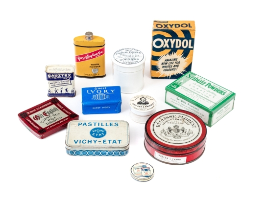 Eleven Vintage Vanity Items