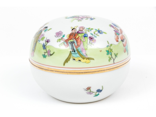 Herend Hand Painted Box Decorated  With Chinese Figures