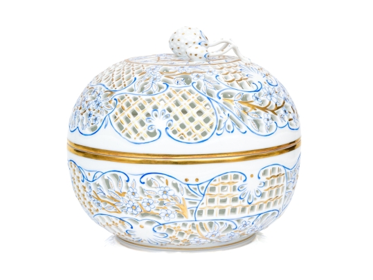 Herend Hungary Hand-Painted Blue And Gilt Large Reticulated Bonbonniere / Potpourri