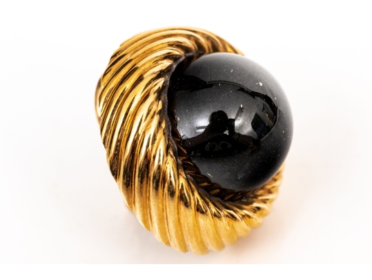 Turi 18k Yellow Gold Fabulous Retro Cabachon Black Onyx And Ribbed Border Clip On Earrings