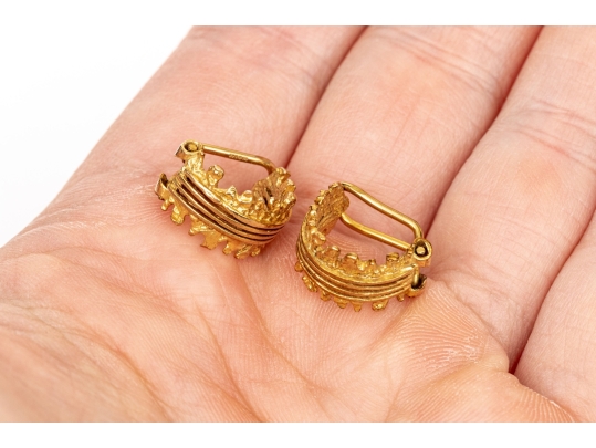 9k Yellow Gold Striking Diminutive Vintage Brutalist Style Half Hoop Clip On Earrings