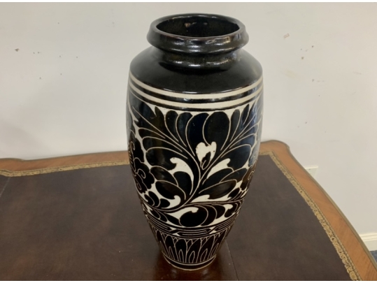 Decorative Chinese Sung Dynasty Style, Cizhou Glazed Ceramic Vase 