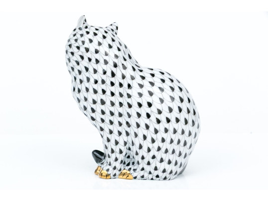 Herend Hungary Hand-Painted Porcelain Seated Cat, Black Fishnet (VHNM) Pattern